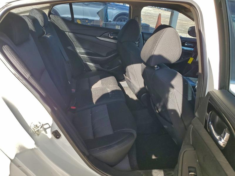 Фото 10 - NISSAN MAXIMA