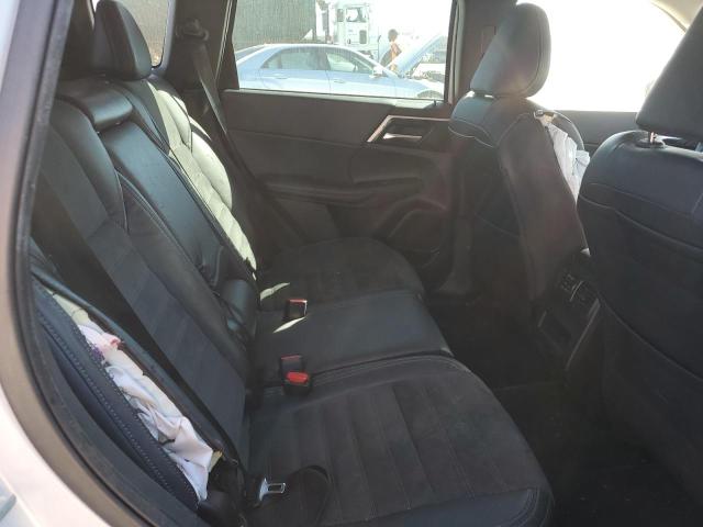 Фото 11 - MITSUBISHI OUTLANDER