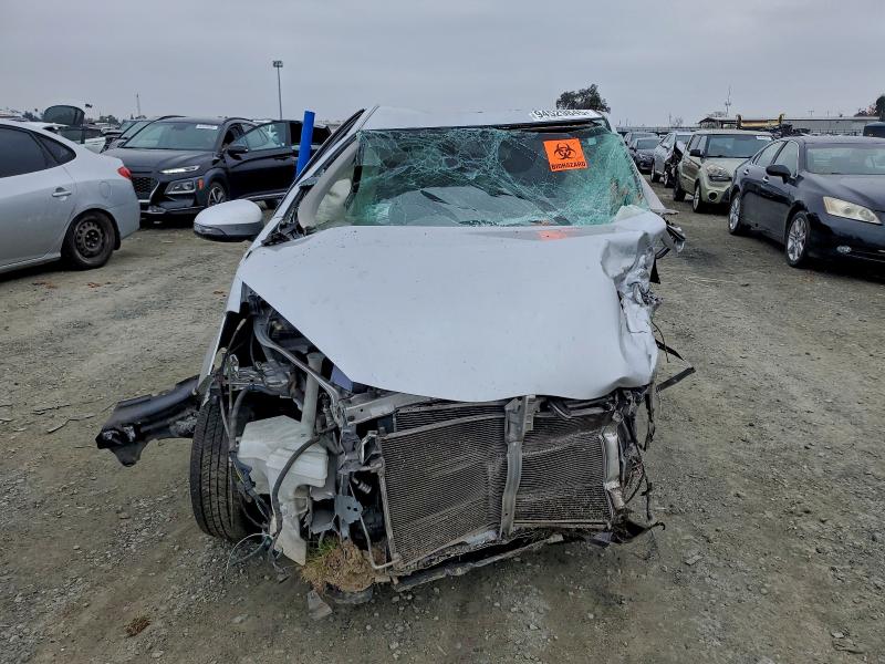 Фото 5 - TOYOTA PRIUS