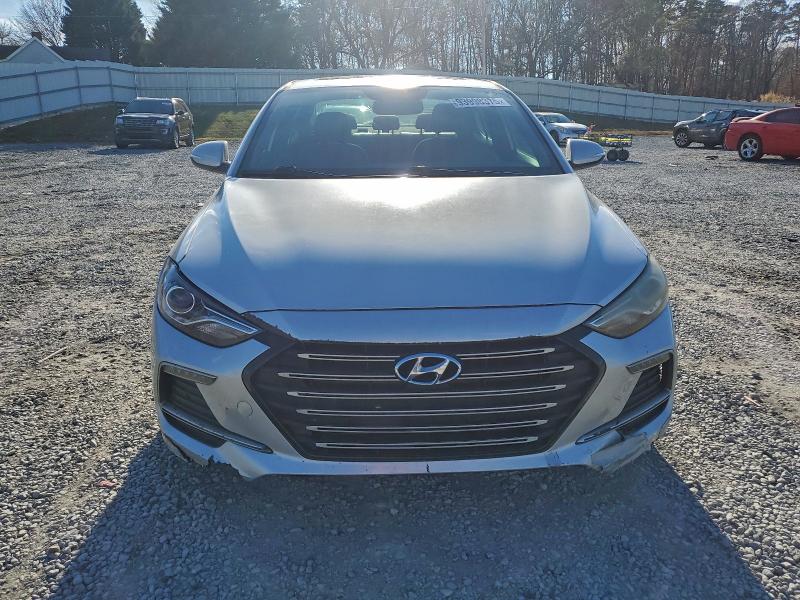 Фото 5 - HYUNDAI ELANTRA