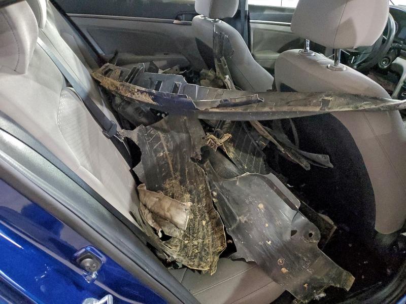 Фото 12 - HYUNDAI ELANTRA