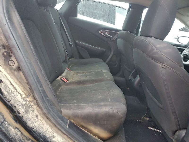 Фото 10 - CHRYSLER 200