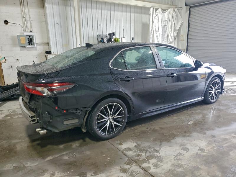 Фото 3 - TOYOTA CAMRY