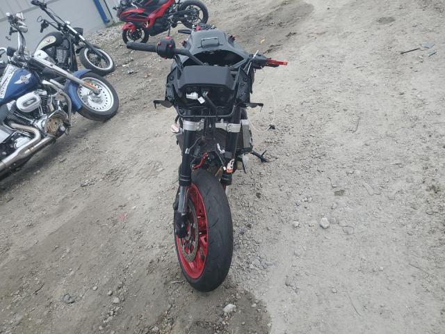 SUZUKI GSX800 F 2024