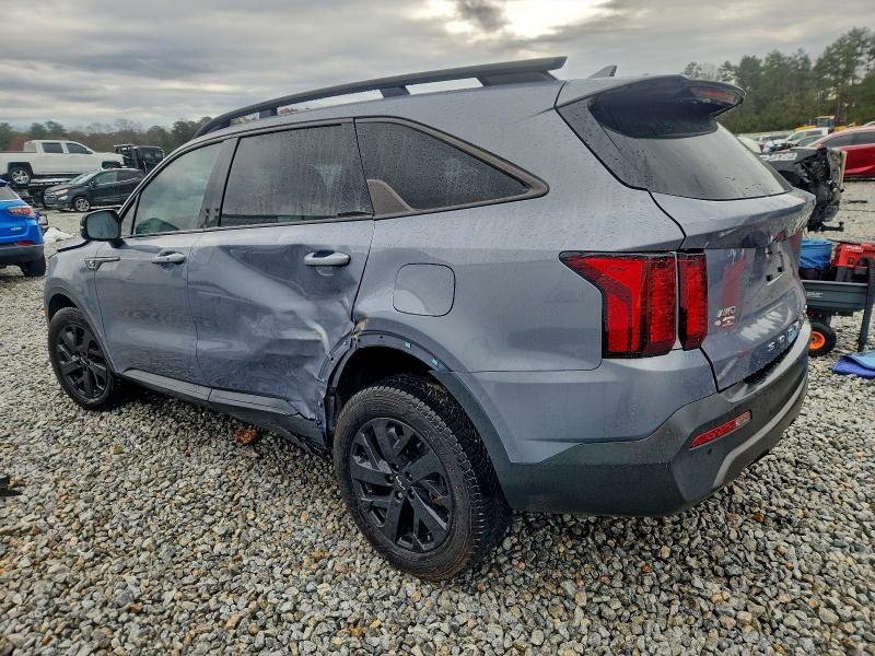 Фото 2 - KIA SORENTO