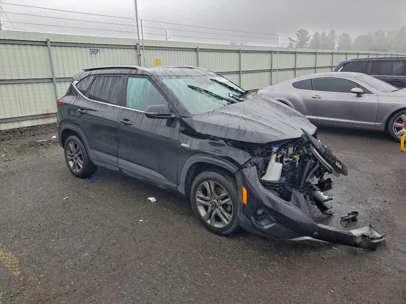 Фото 4 - KIA SELTOS