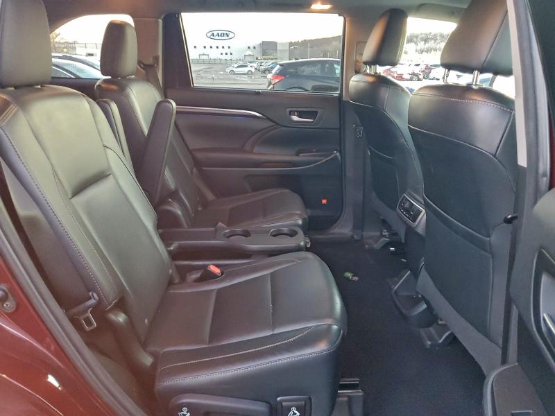 Фото 11 - TOYOTA HIGHLANDER