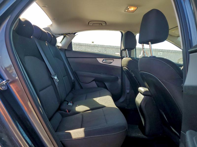 Фото 10 - KIA FORTE