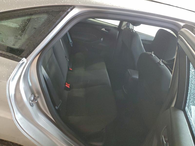 Фото 10 - FORD FOCUS