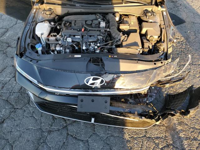 Фото 11 - HYUNDAI ELANTRA