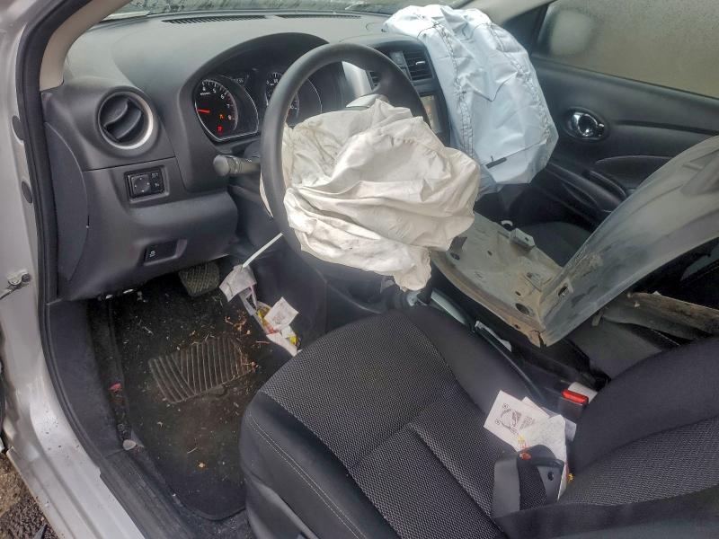 Фото 8 - NISSAN VERSA