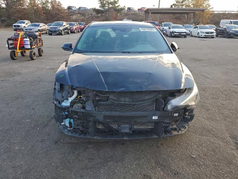 Фото 5 - HYUNDAI ELANTRA