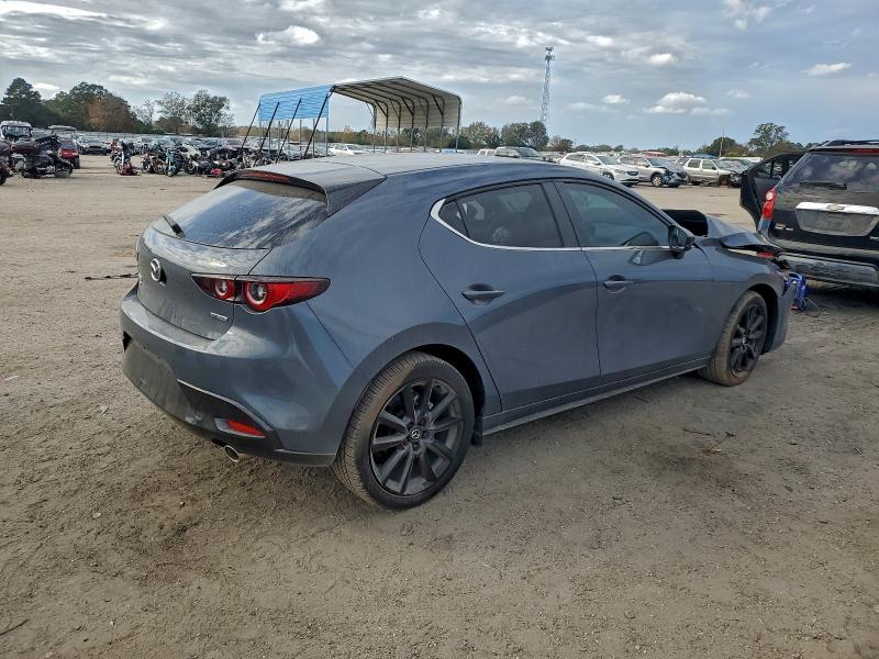 Фото 3 - MAZDA 3