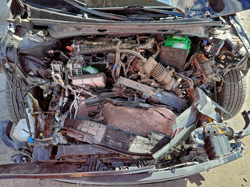 Фото 11 - HYUNDAI ELANTRA