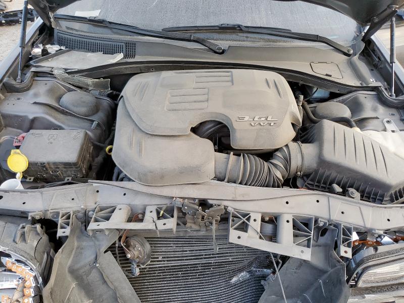 Фото 11 - CHRYSLER 300