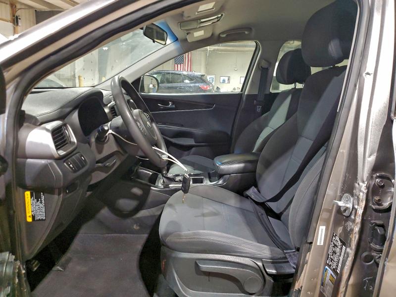 Фото 7 - KIA SORENTO