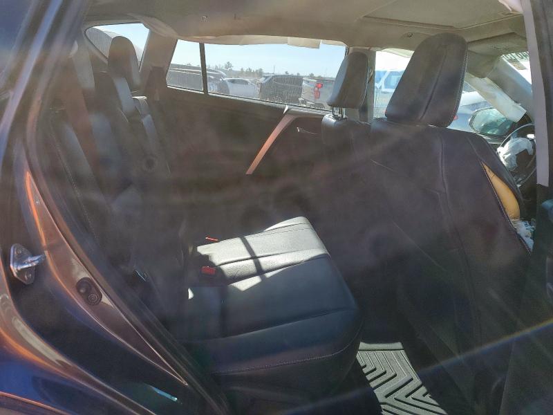 Фото 11 - TOYOTA RAV4