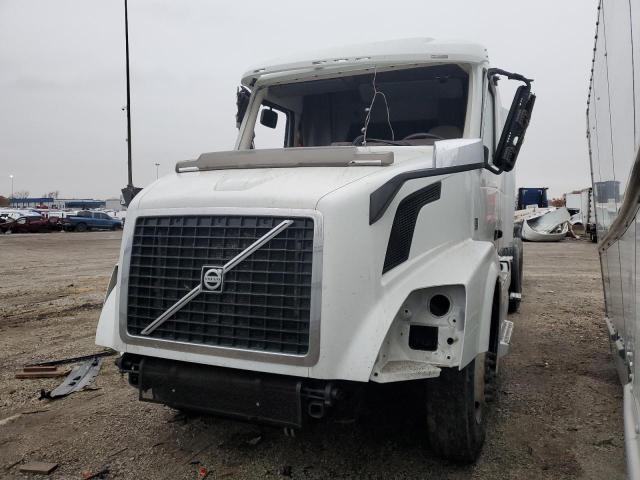 Фото 2 - VOLVO VN