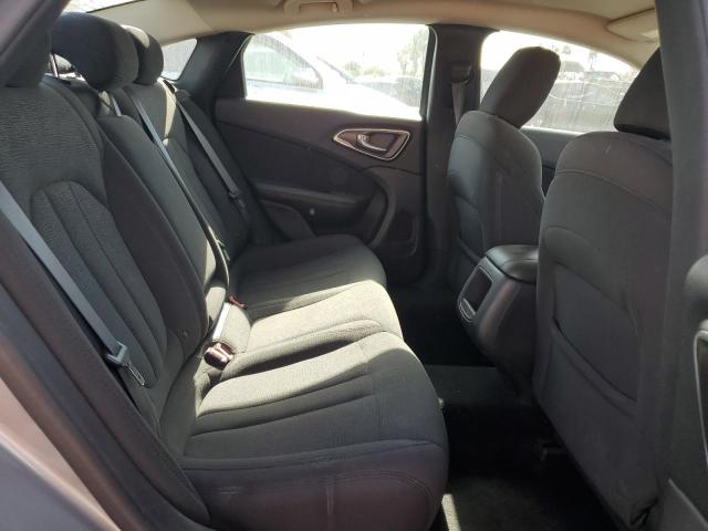 Фото 10 - CHRYSLER 200