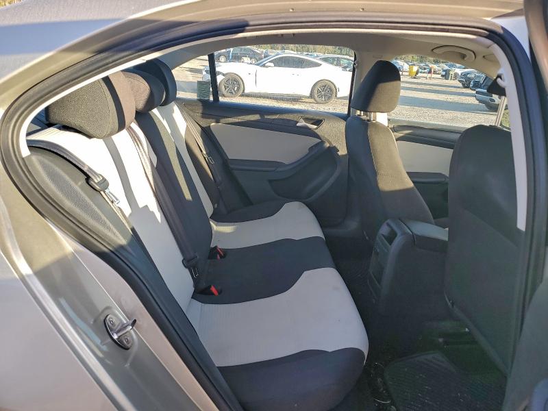 Фото 10 - VOLKSWAGEN JETTA