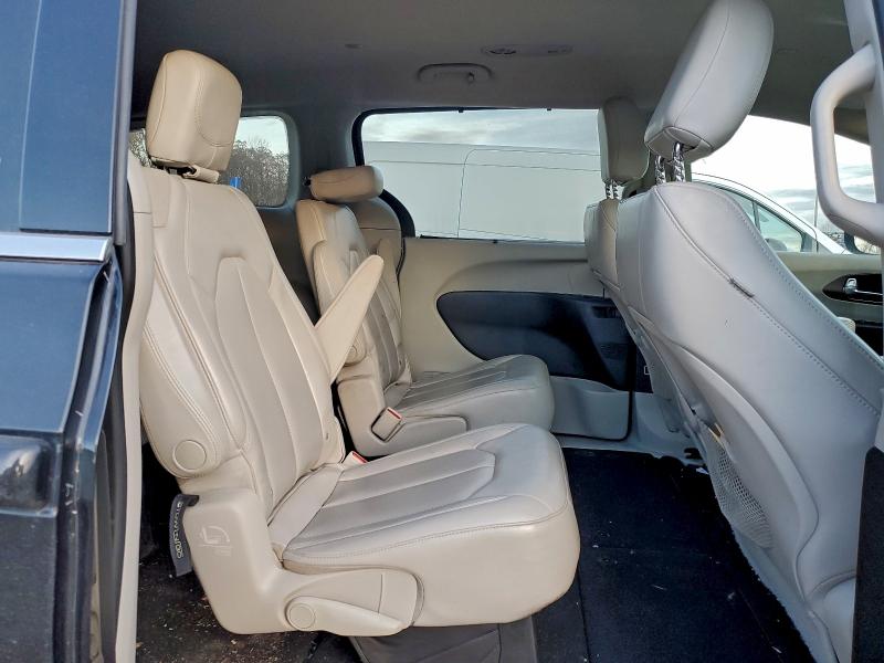 Фото 11 - CHRYSLER MINIVAN