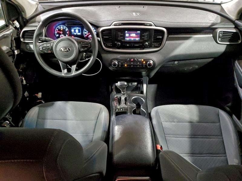 Фото 8 - KIA SORENTO