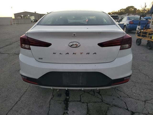 Фото 6 - HYUNDAI ELANTRA