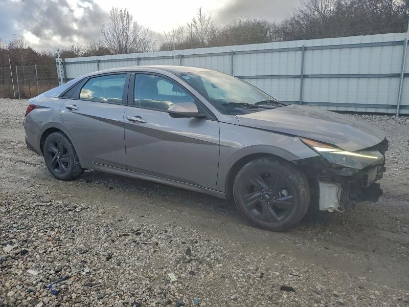 Фото 4 - HYUNDAI ELANTRA