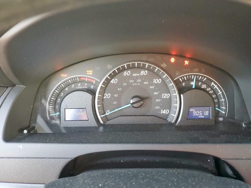 Фото 9 - TOYOTA CAMRY