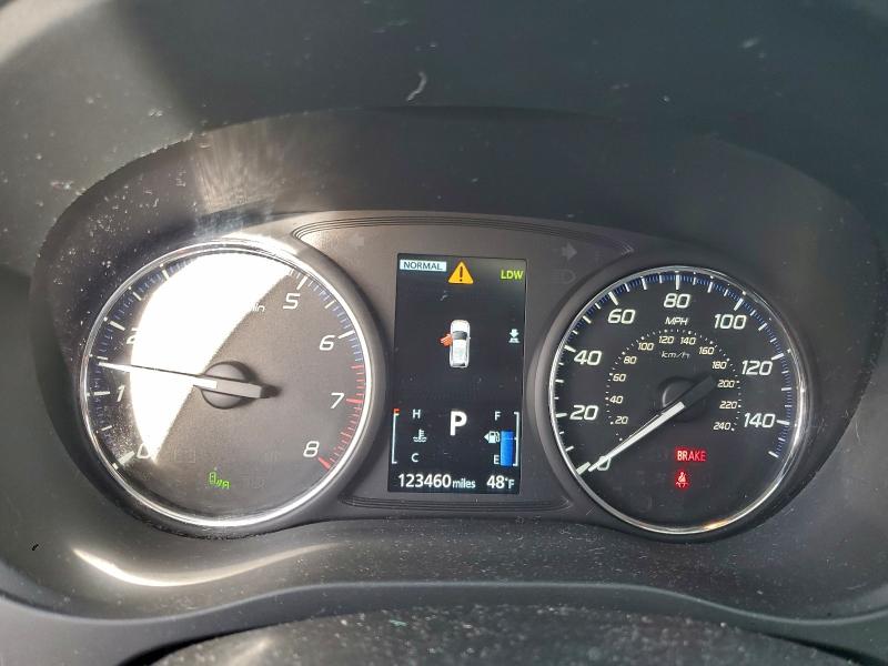 Фото 9 - MITSUBISHI OUTLANDER