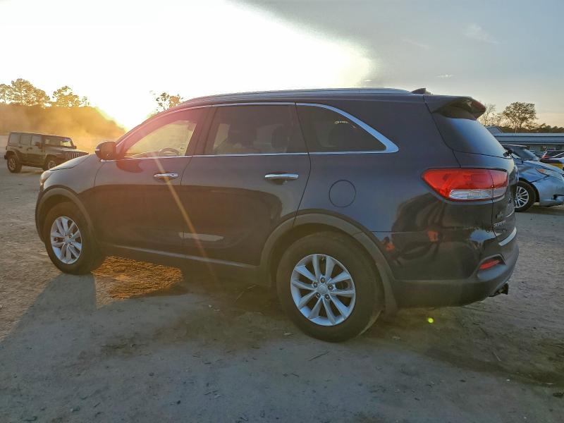 Фото 2 - KIA SORENTO