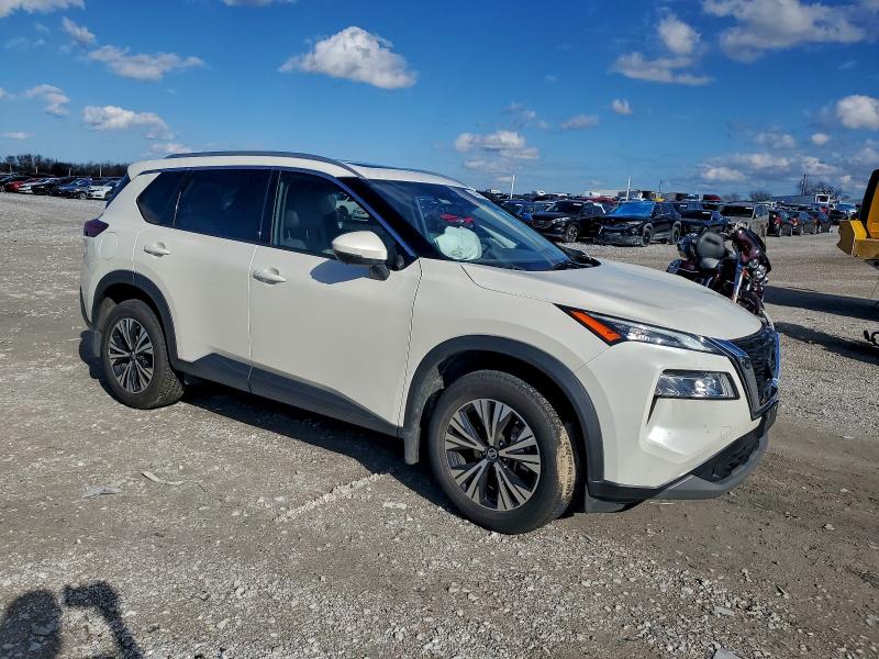 Фото 4 - NISSAN ROGUE