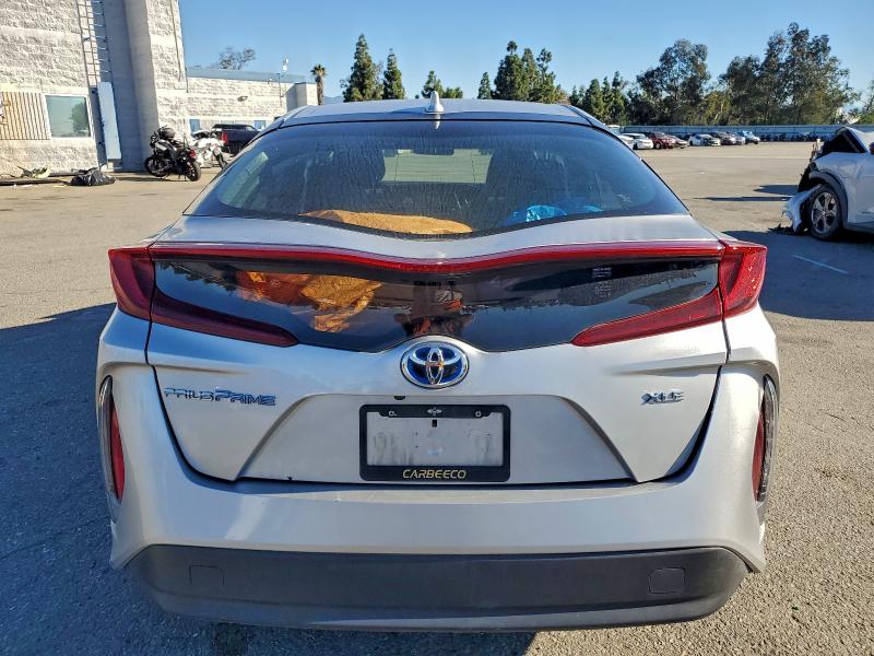 Фото 6 - TOYOTA PRIUS