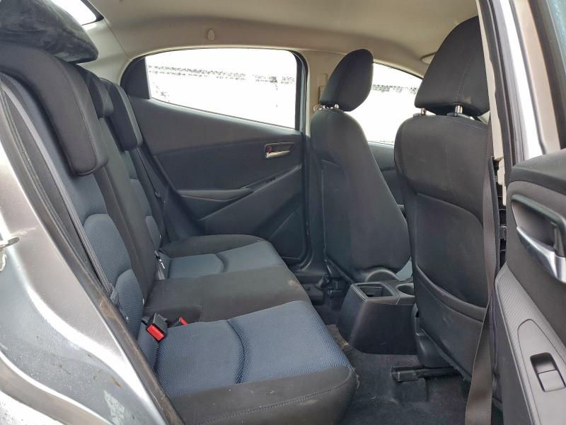 Фото 10 - TOYOTA YARIS