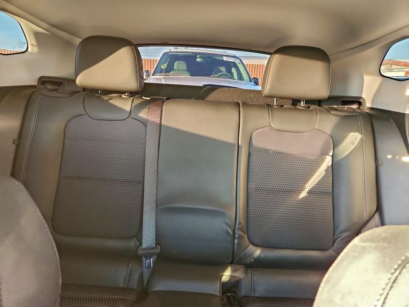 Фото 10 - CHEVROLET TRAX