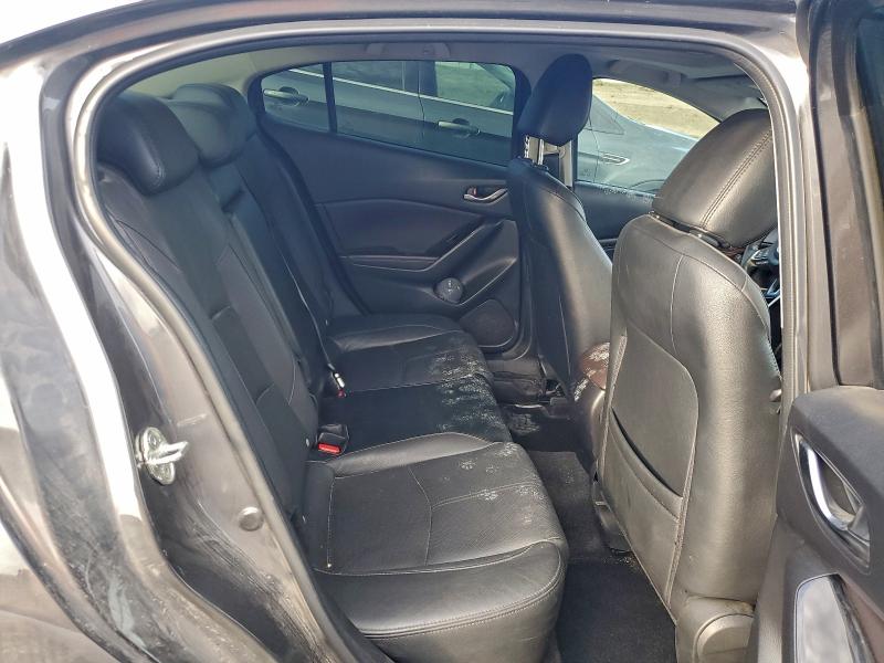 Фото 10 - MAZDA 3