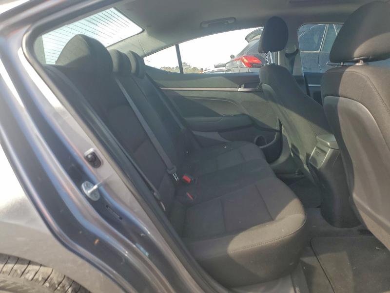 Фото 10 - HYUNDAI ELANTRA