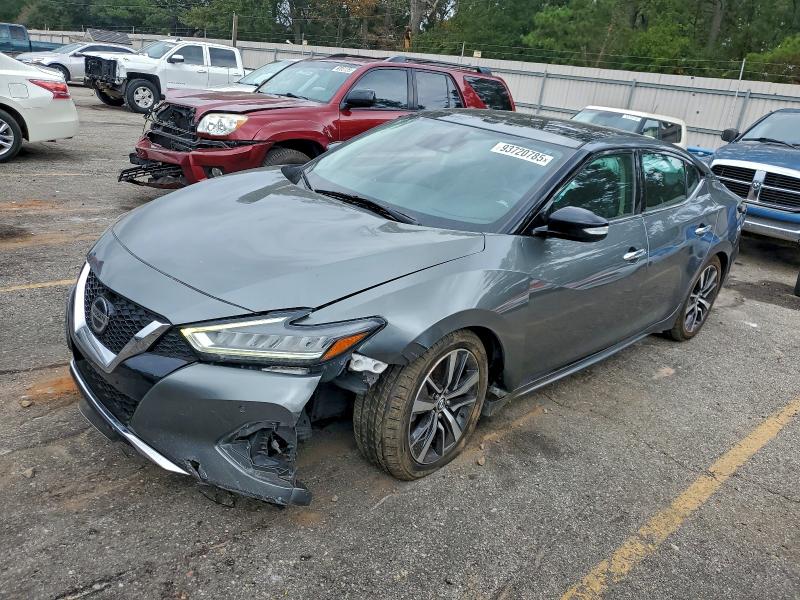 Фото 1 - NISSAN MAXIMA