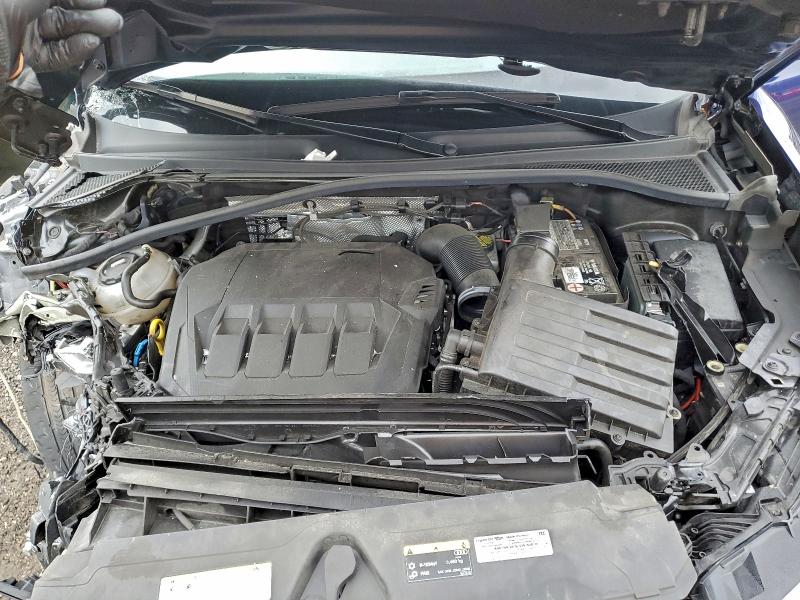 Фото 12 - AUDI Q3