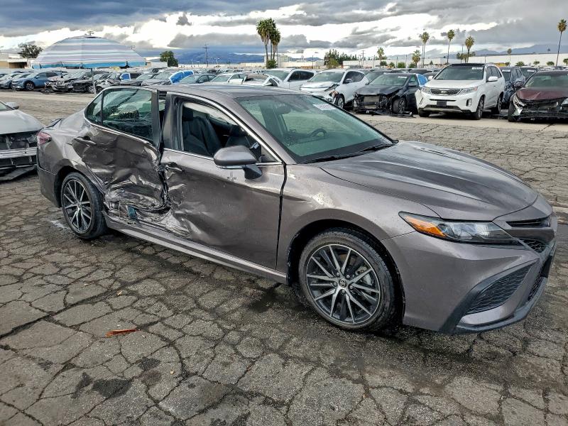 Фото 4 - TOYOTA CAMRY