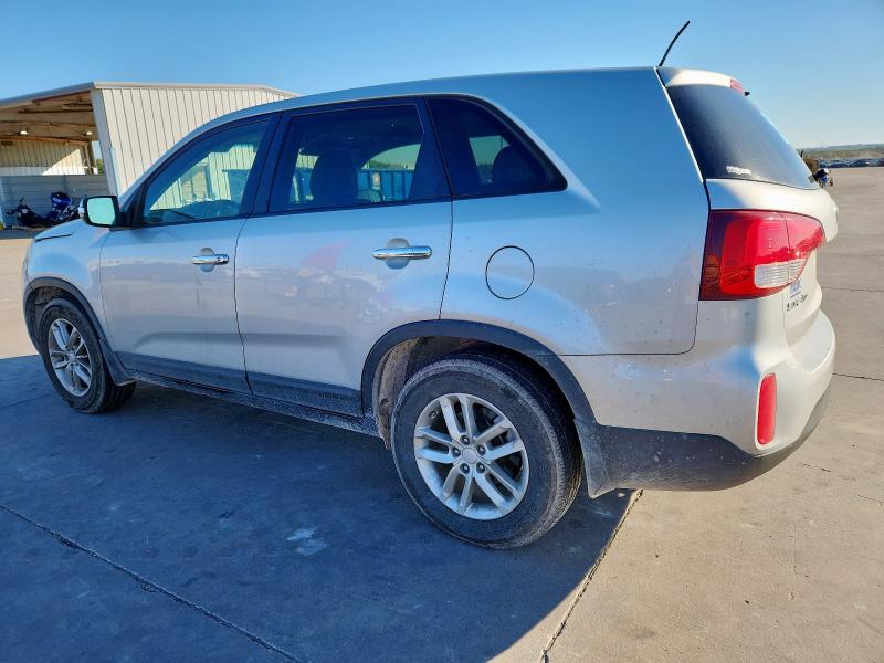 Фото 2 - KIA SORENTO