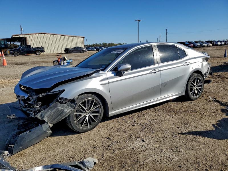 Фото 1 - TOYOTA CAMRY