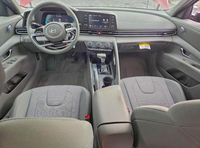 Фото 8 - HYUNDAI ELANTRA