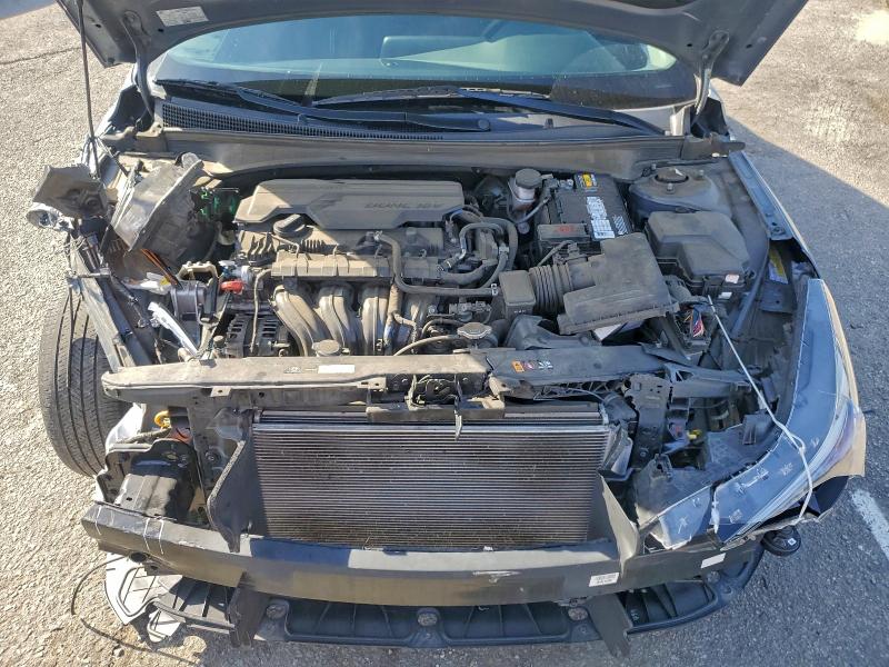 Фото 11 - HYUNDAI ELANTRA