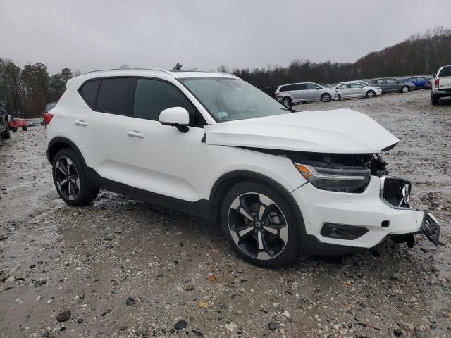 Фото 4 - VOLVO XC40