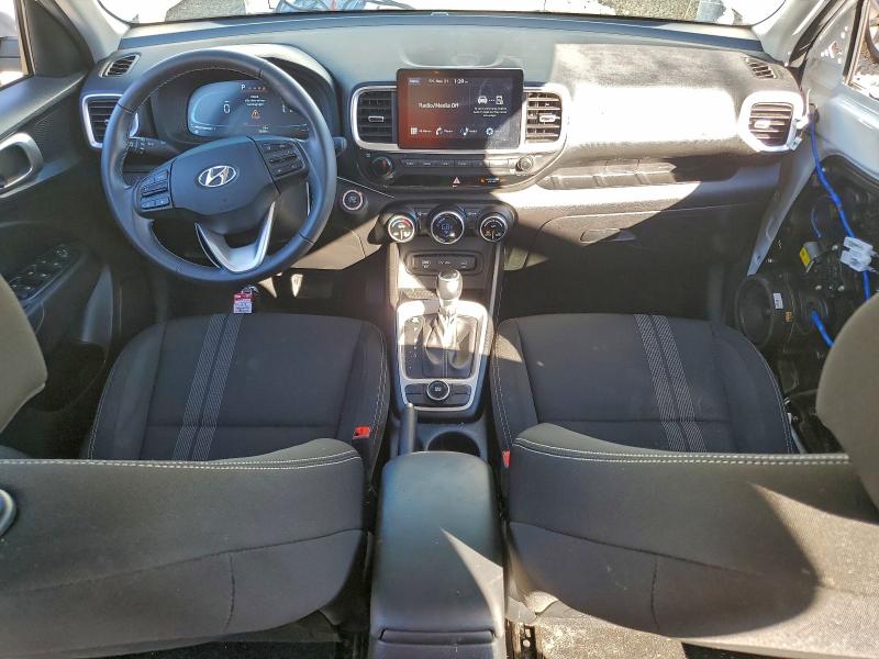 Фото 8 - HYUNDAI VENUE