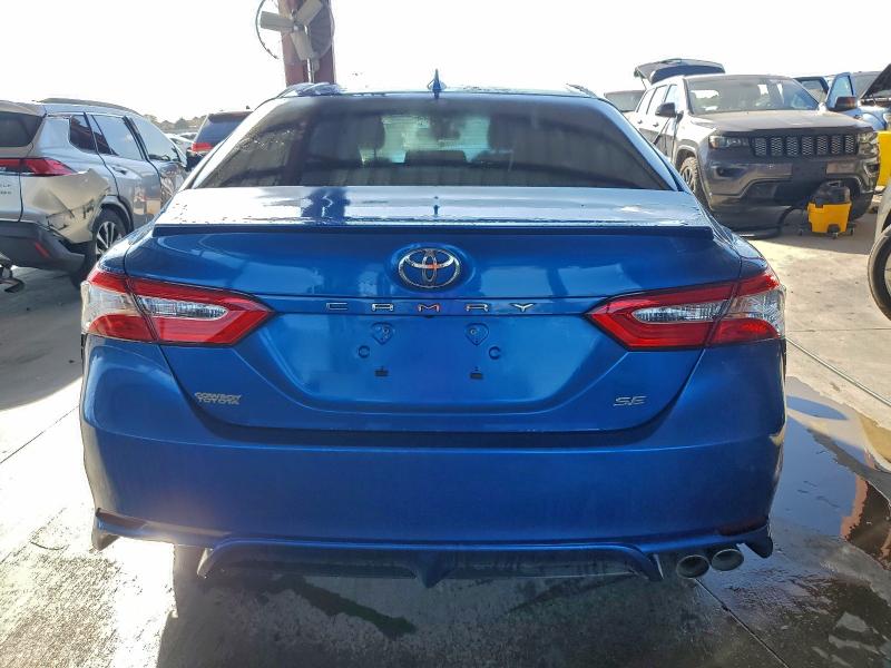 Фото 6 - TOYOTA CAMRY