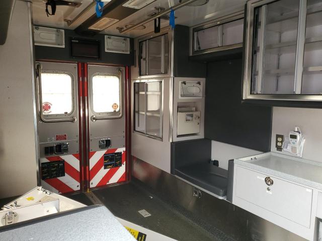 Фото 10 - FORD F550