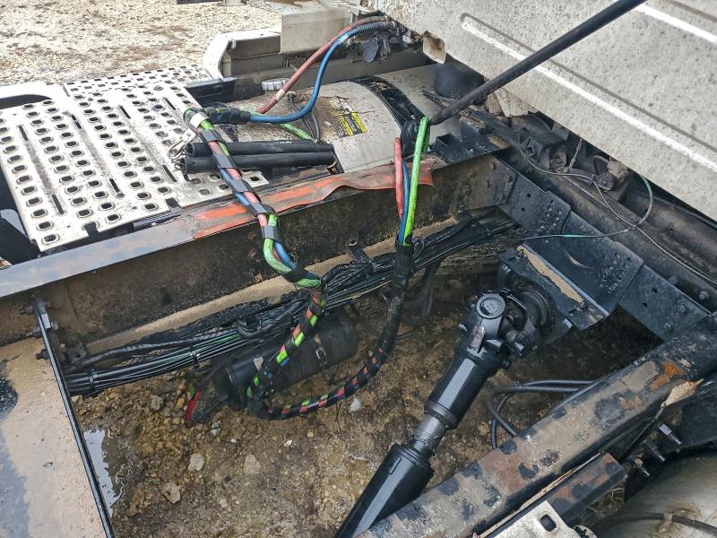 VOLVO VN 2017 VIN 4V4NC9EH2HN977238