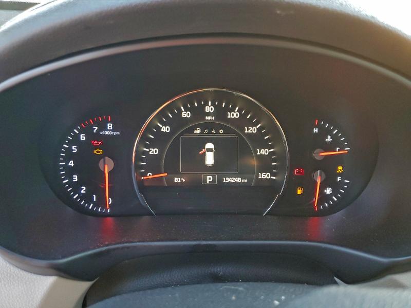 Фото 9 - KIA SORENTO